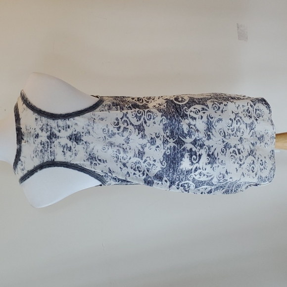 Vancouver Canucks Tank Top - Touch by Alyssa Milano Size M - Picture 3 of 11